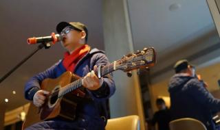 写一首简单的歌 写一首简单的歌